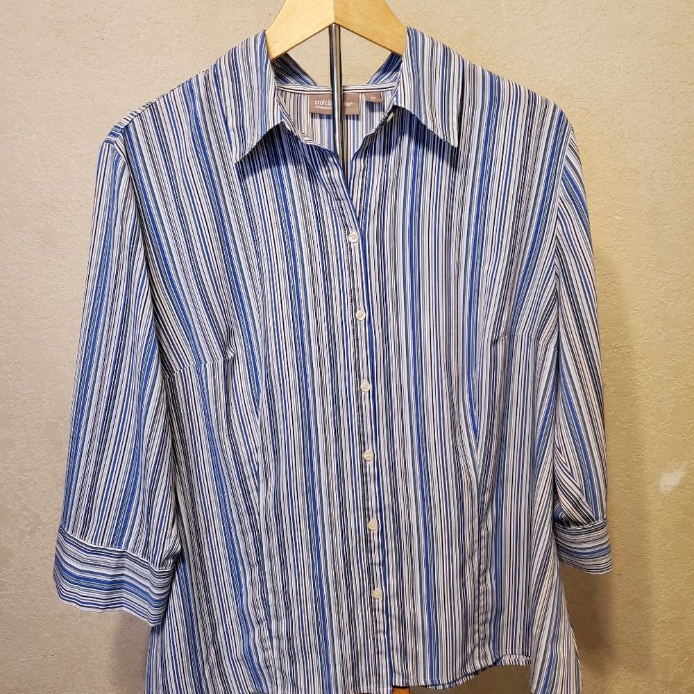 CROFT & BARROW sz 1X  Blue and White strips